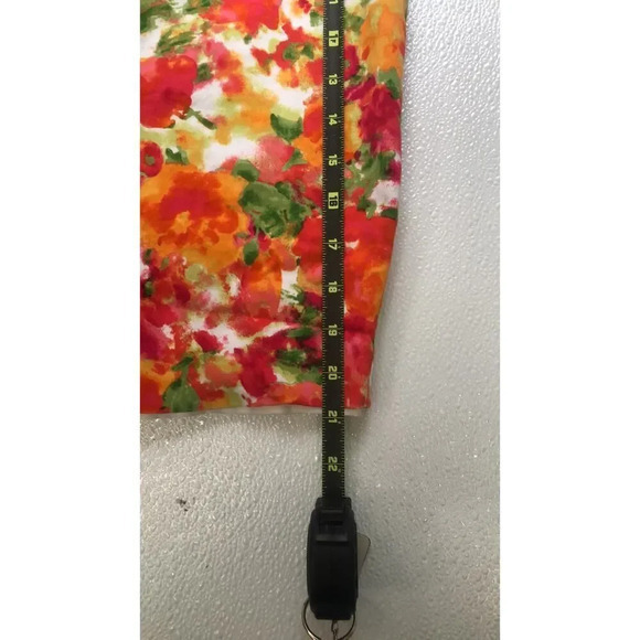 Forever21. Floral Pencil Skirt size 4 - Picture 12 of 13